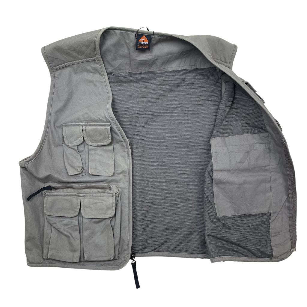 Zenno Archive vintage Nike ACG 90s tactical vest in brown with multiple utility pockets and mesh lining