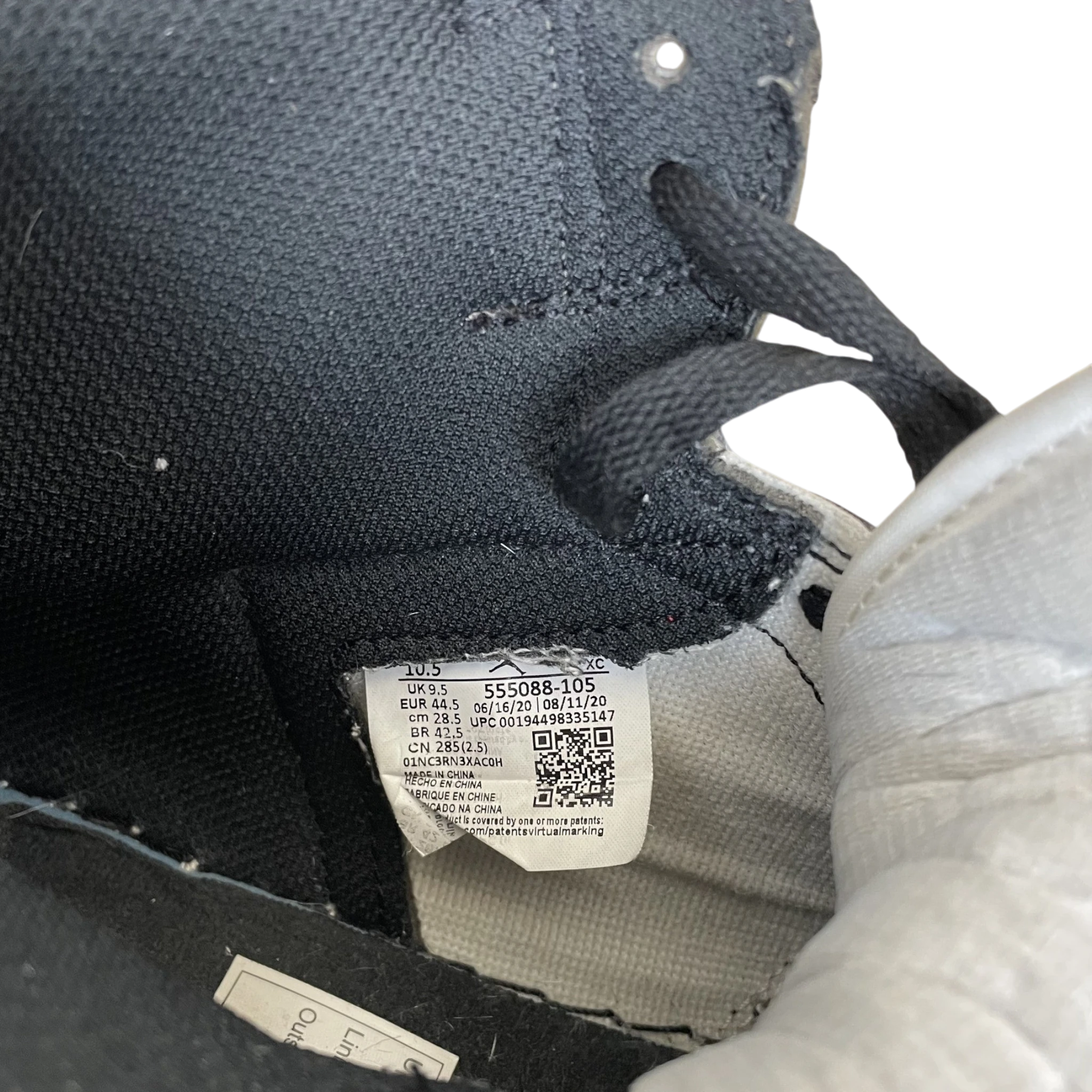 Zenno Archive Nike Air Jordan 1 Retro High OG Dark Mocha size tag detail showing product code and manufacturing info