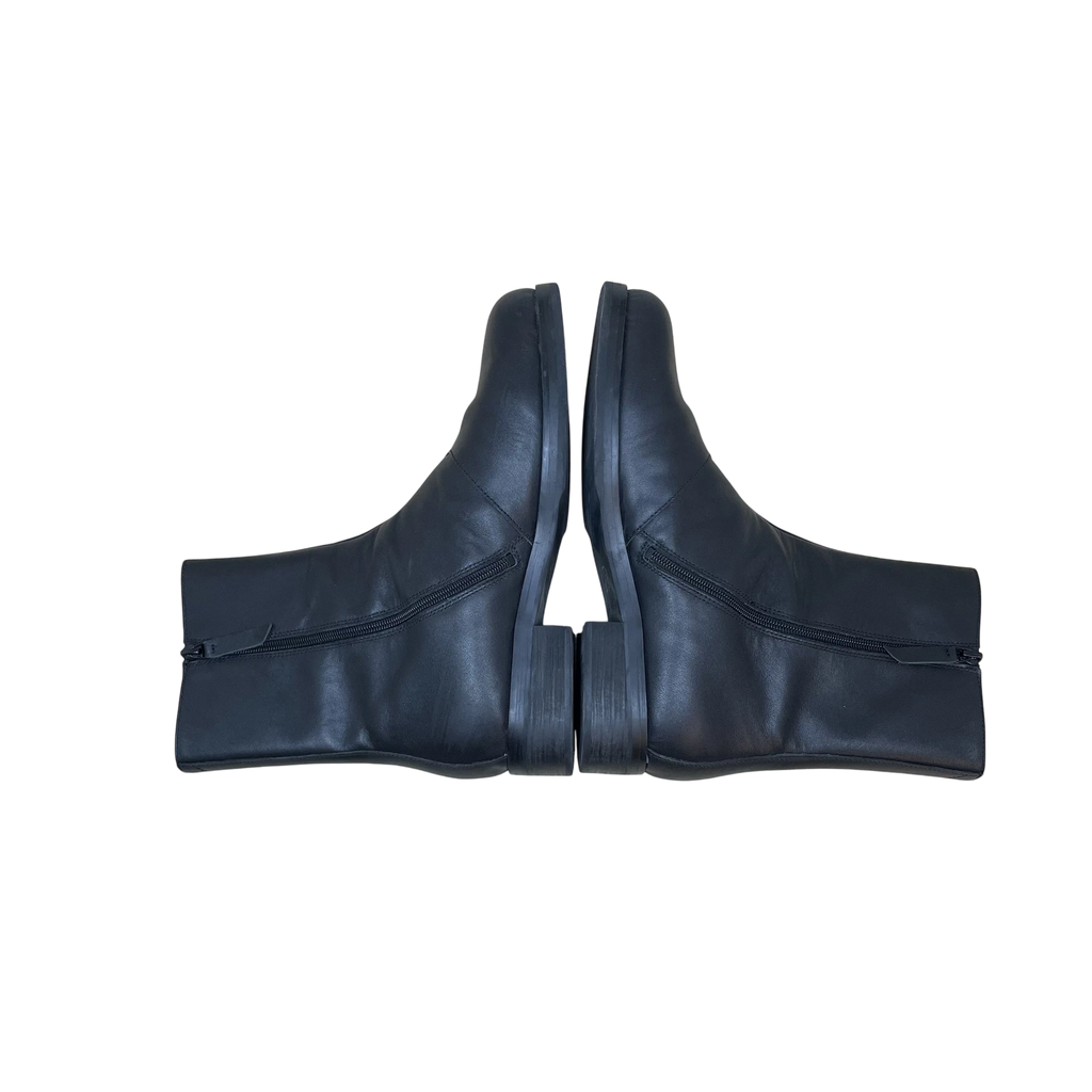 Zenno Archive Our Legacy Camion black leather boots with side zip closure and stacked heel