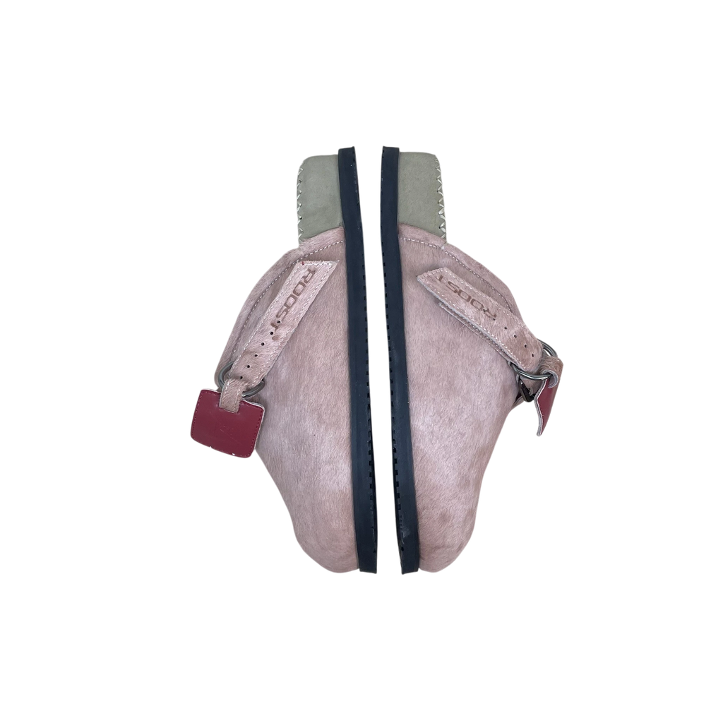 Zenno Archive Roost cowhide slippers in pink with adjustable strap and black rubber sole, size EU 44