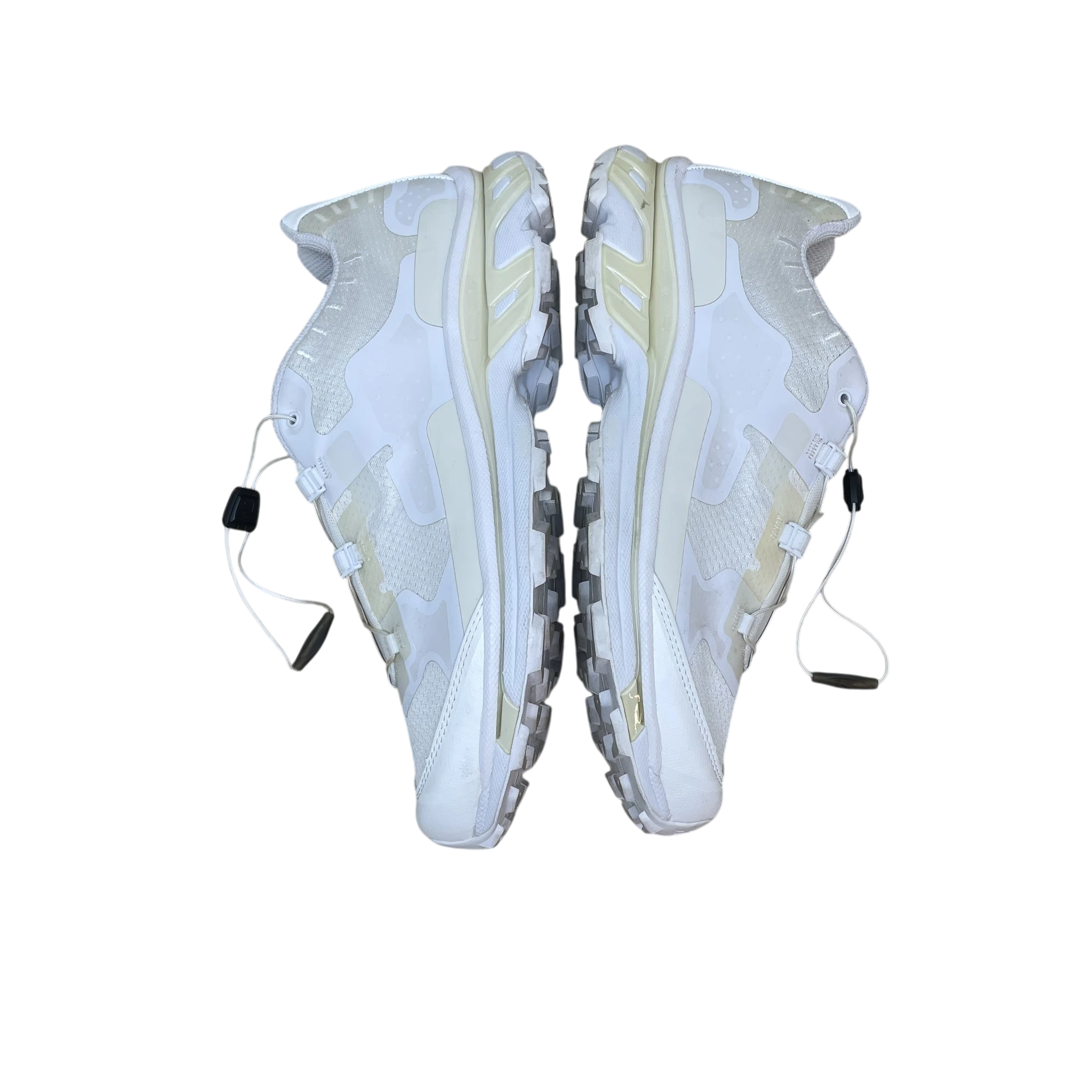 Zenno Archive Salomon x 11 By Boris Bidjan Saberi Bamba 5 sneakers in white with technical mesh and toggle lacing.